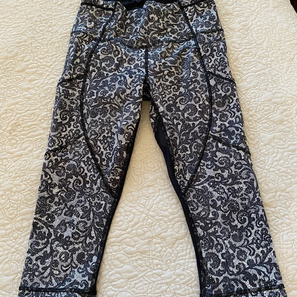 Lululemon Cropped Leggings